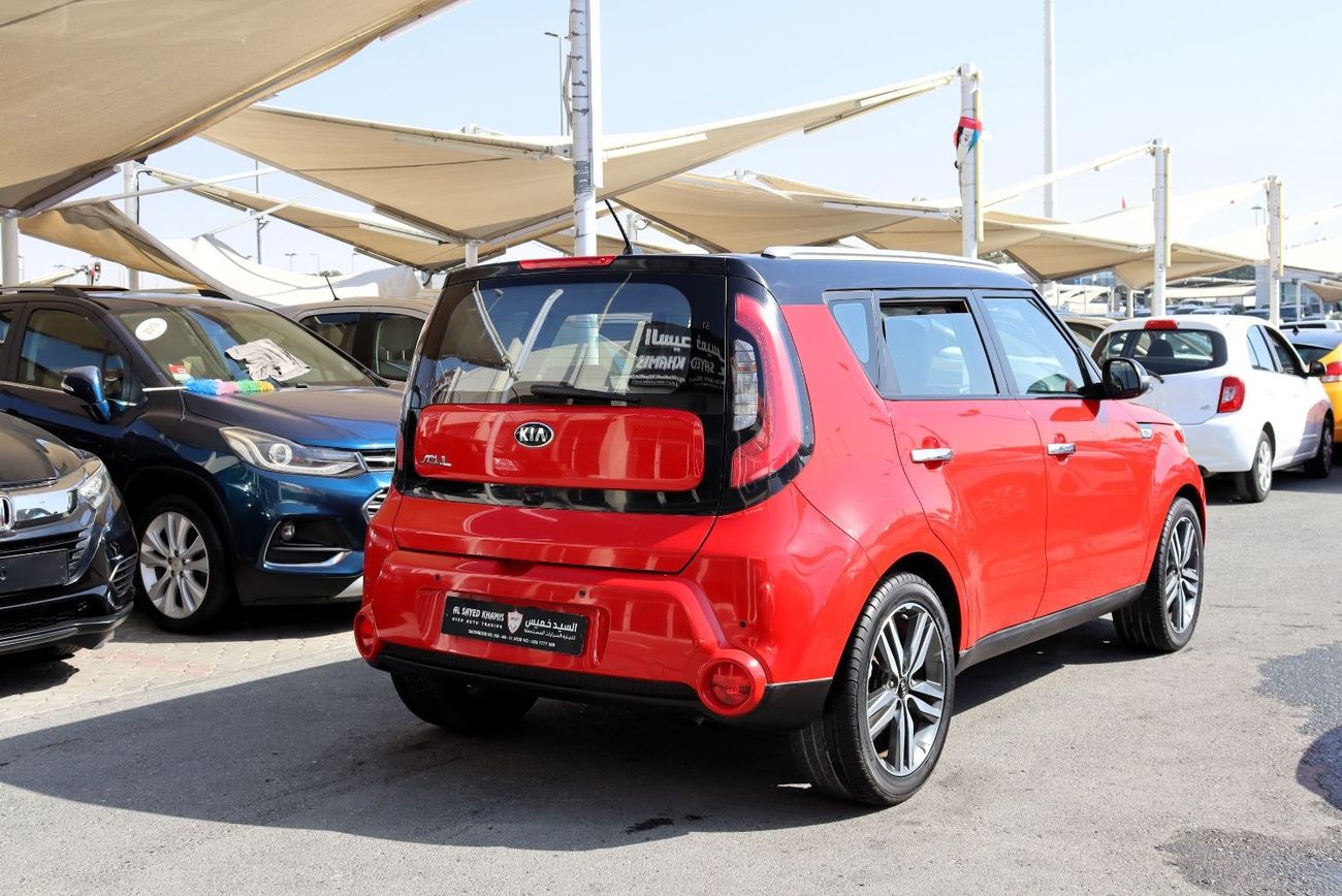 Kia Soul EX ACCIDENTS FREE - GCC - 2000 CC - FULL OPTION WITHOUT SUNROOF - PERFECT CONDITION INSIDE OUT