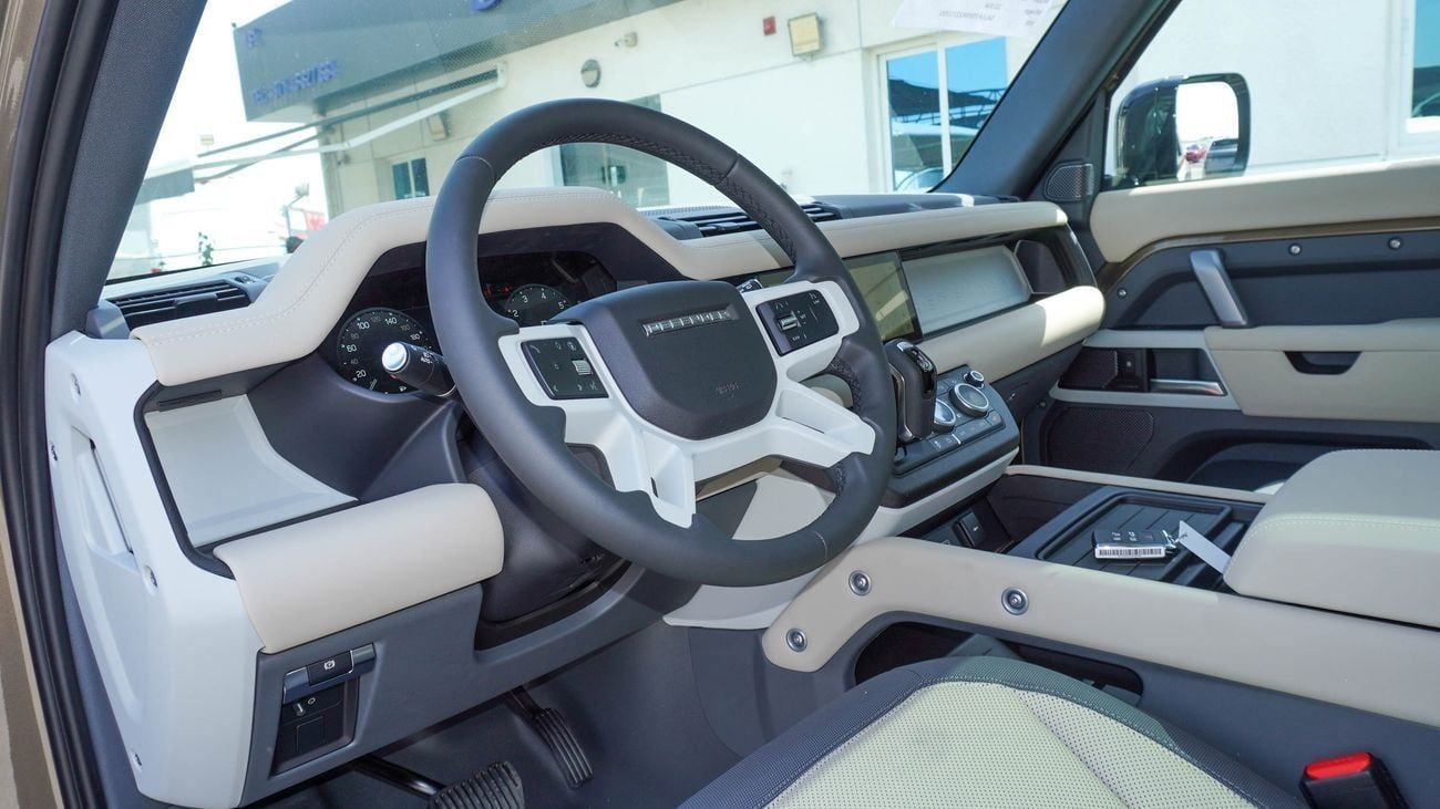 لاند روفر ديفندر X DYNAMIC SE P300