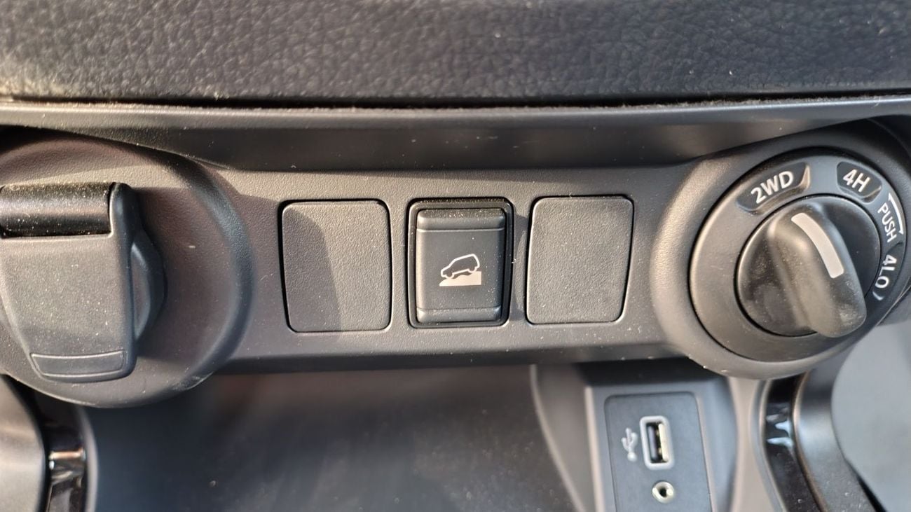 نيسان نافارا Std 2.5L RWD M/T