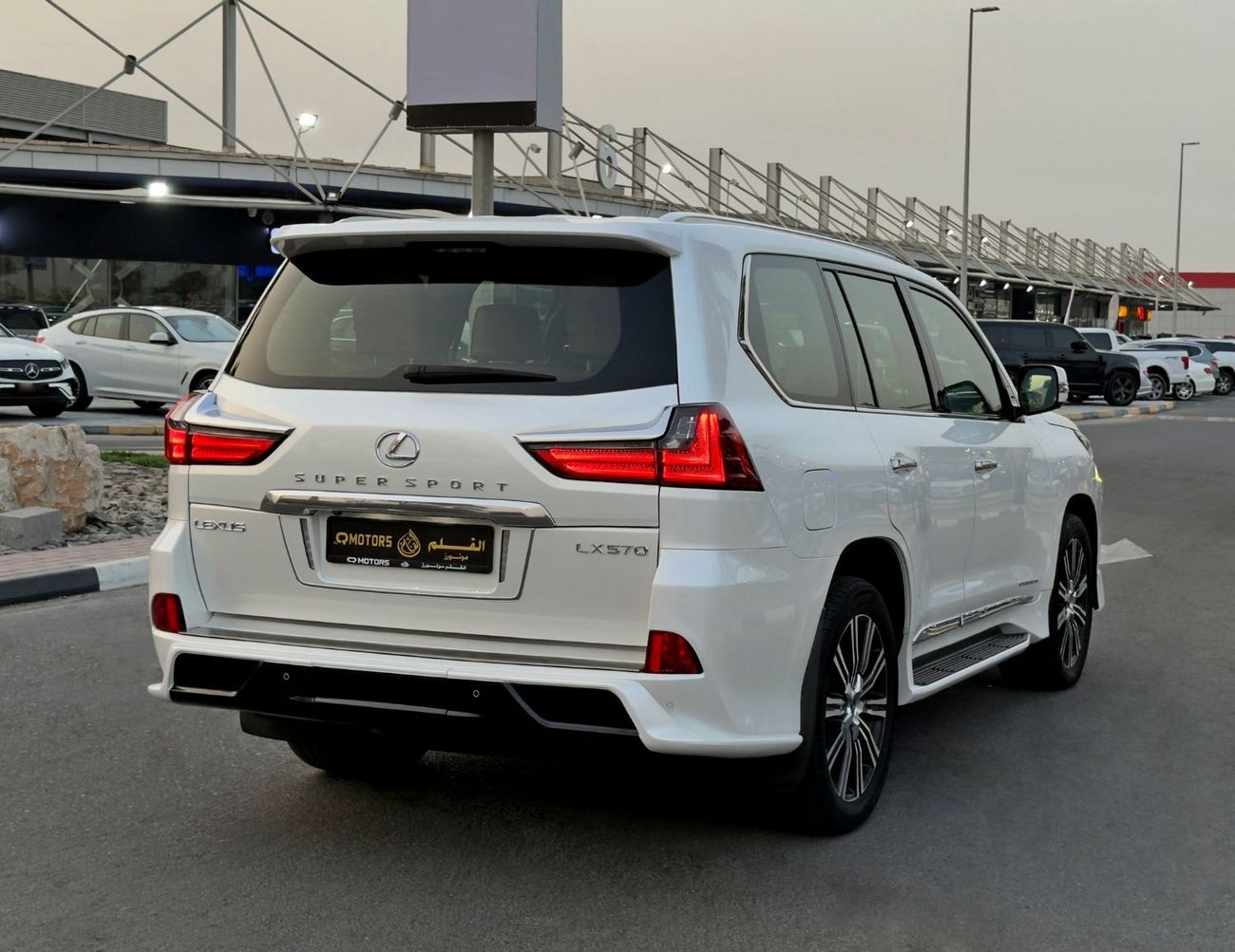 لكزس LX 570 2019 Lexus LX570 Signature, GCC Specifications