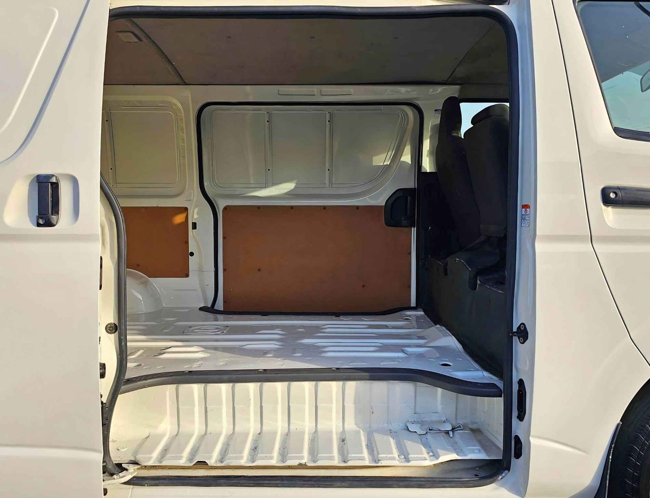 Toyota Hiace CARGO PATROL/ GCC/ STANDARD ROOF/ EXPORT ONLY/ LOT# 26062