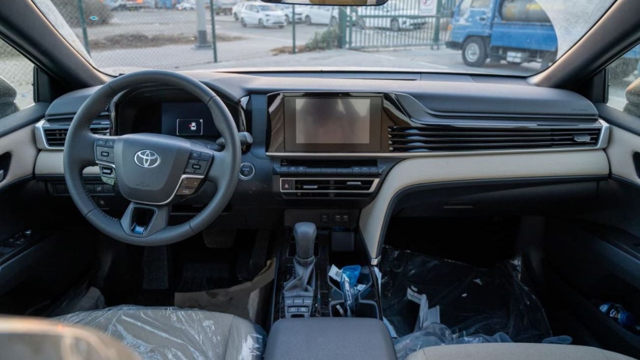 تويوتا كامري GLE 2.5L Hybrid