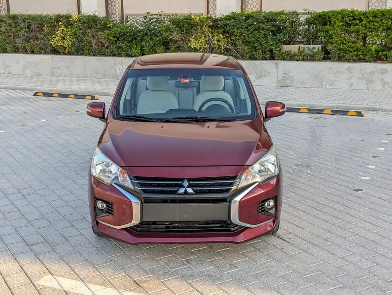 ميتسوبيشي اتراج GLX Medium Line | GCC Premium Condition 3 Cylinder Fuel Efficient Sedan