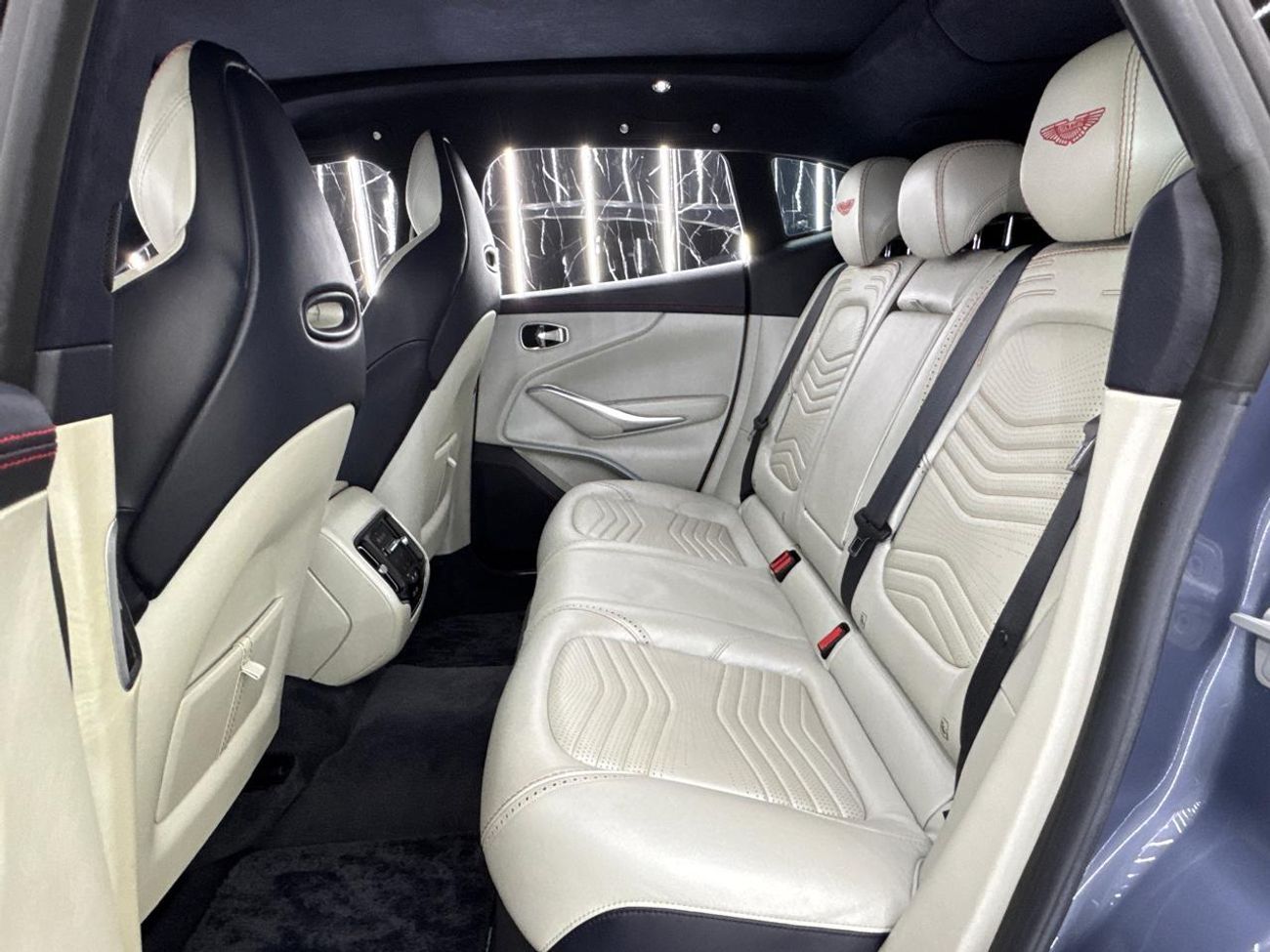 أستون مارتن DBX 2021 Aston Martin DBX 505, Feb 2027 Aston Martin Warranty, Fully Loaded, Very Low Kms, GCC