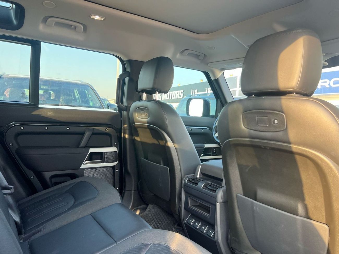 لاند روفر ديفندر 110 SE P400 3.0L