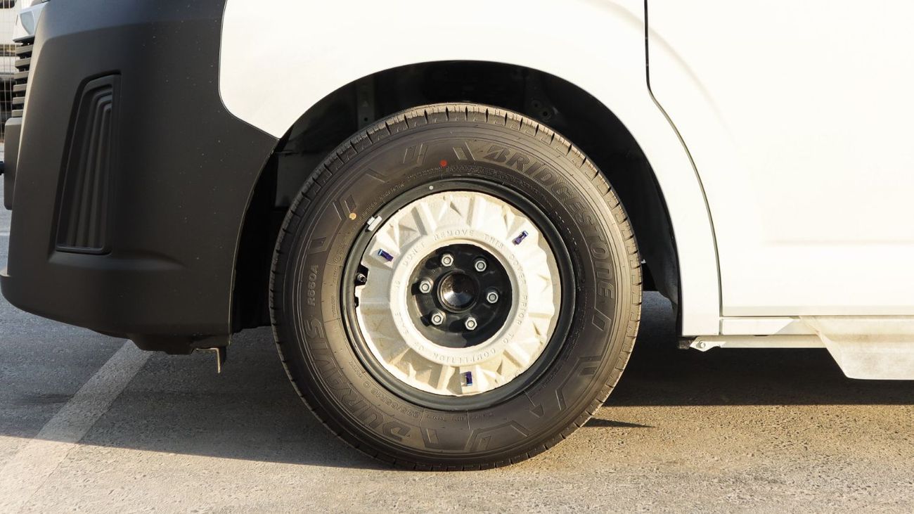 تويوتا هاياس ECTGEN003 - 2026 Toyota Hiace Passenger Van Black Bumper 3.5L Petrol Manual