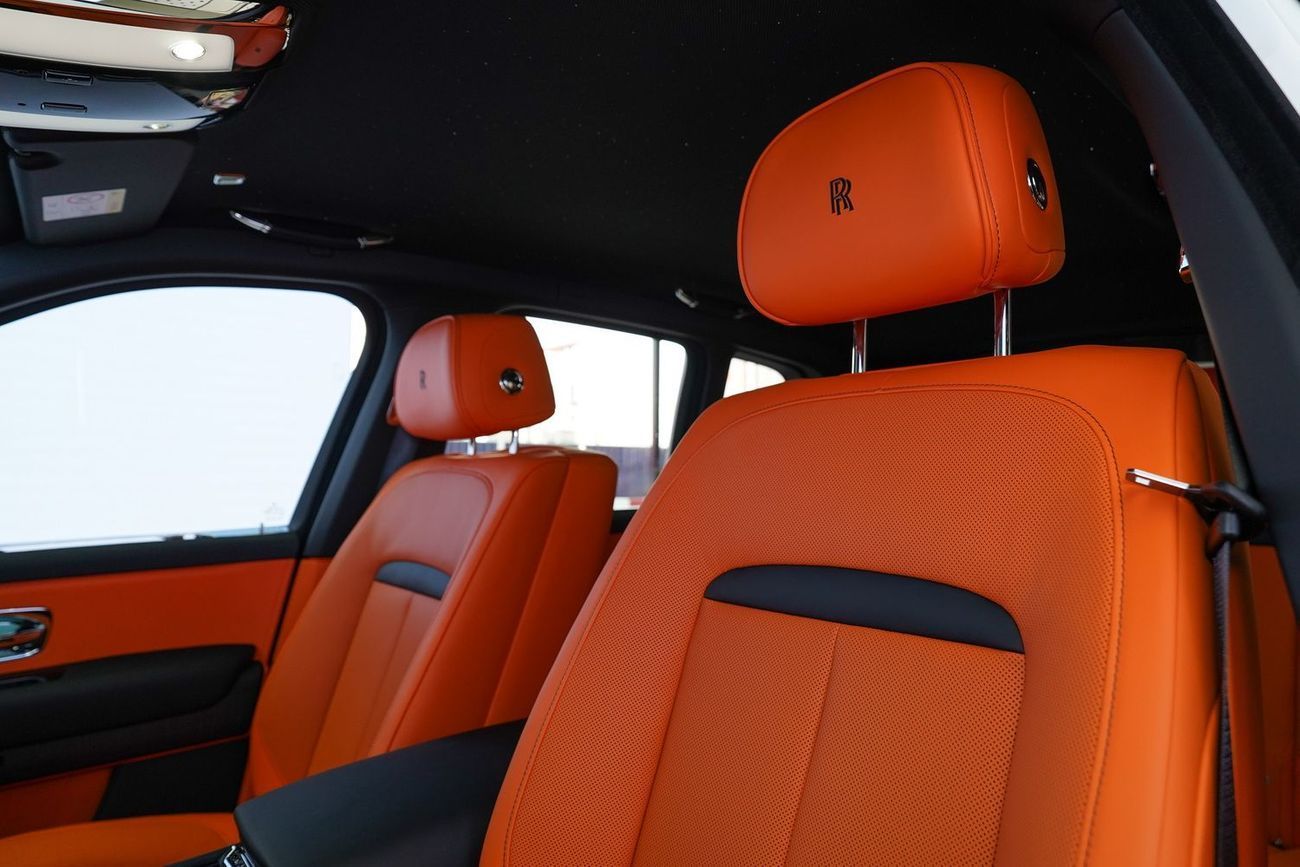 Rolls-Royce Cullinan SILVER BADGE