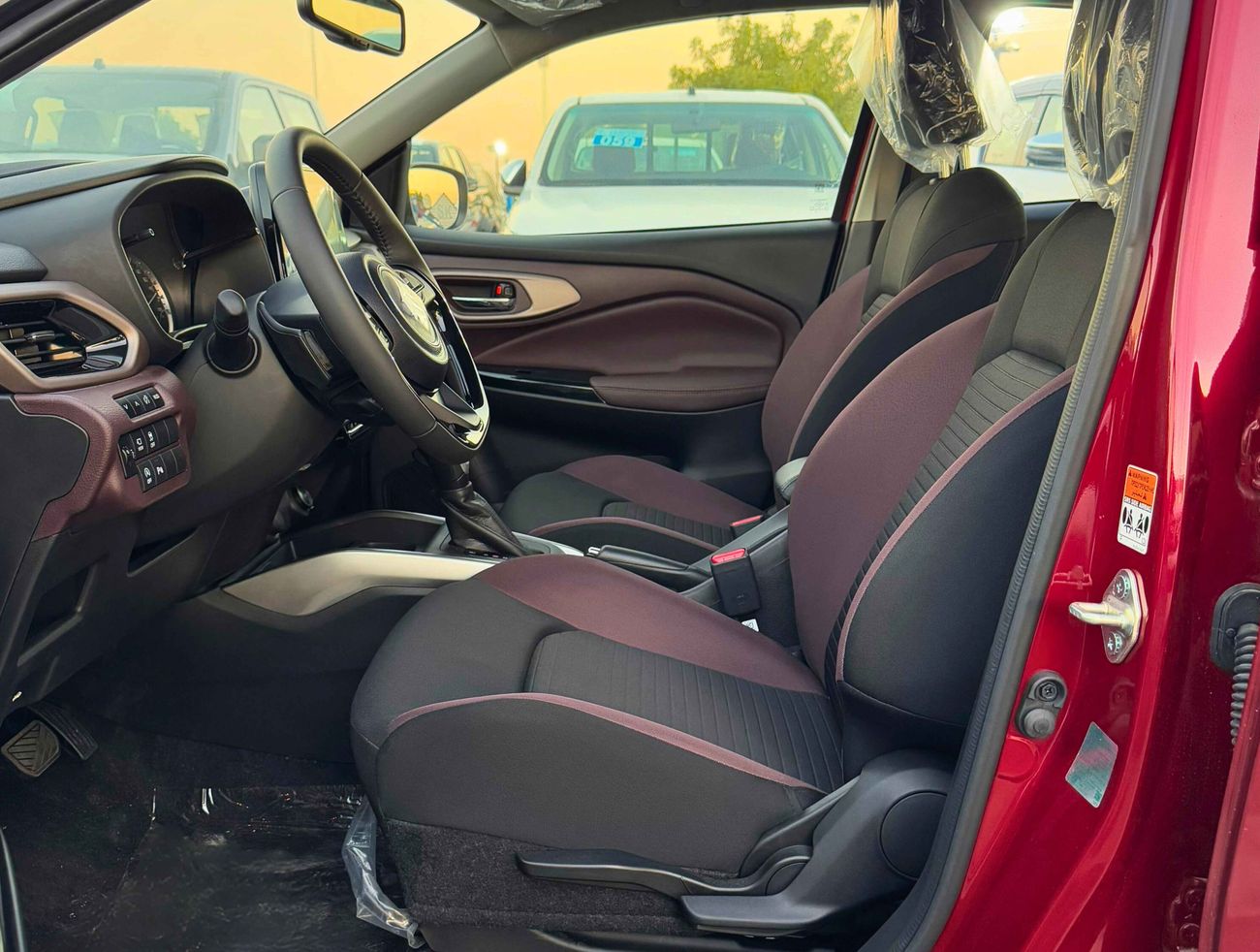 Suzuki Fronx DUAL TONE / 1.5L V4 HYBRID / DVD WITH 360* CAMERAS / AUTO A/C (CODE #  69011)