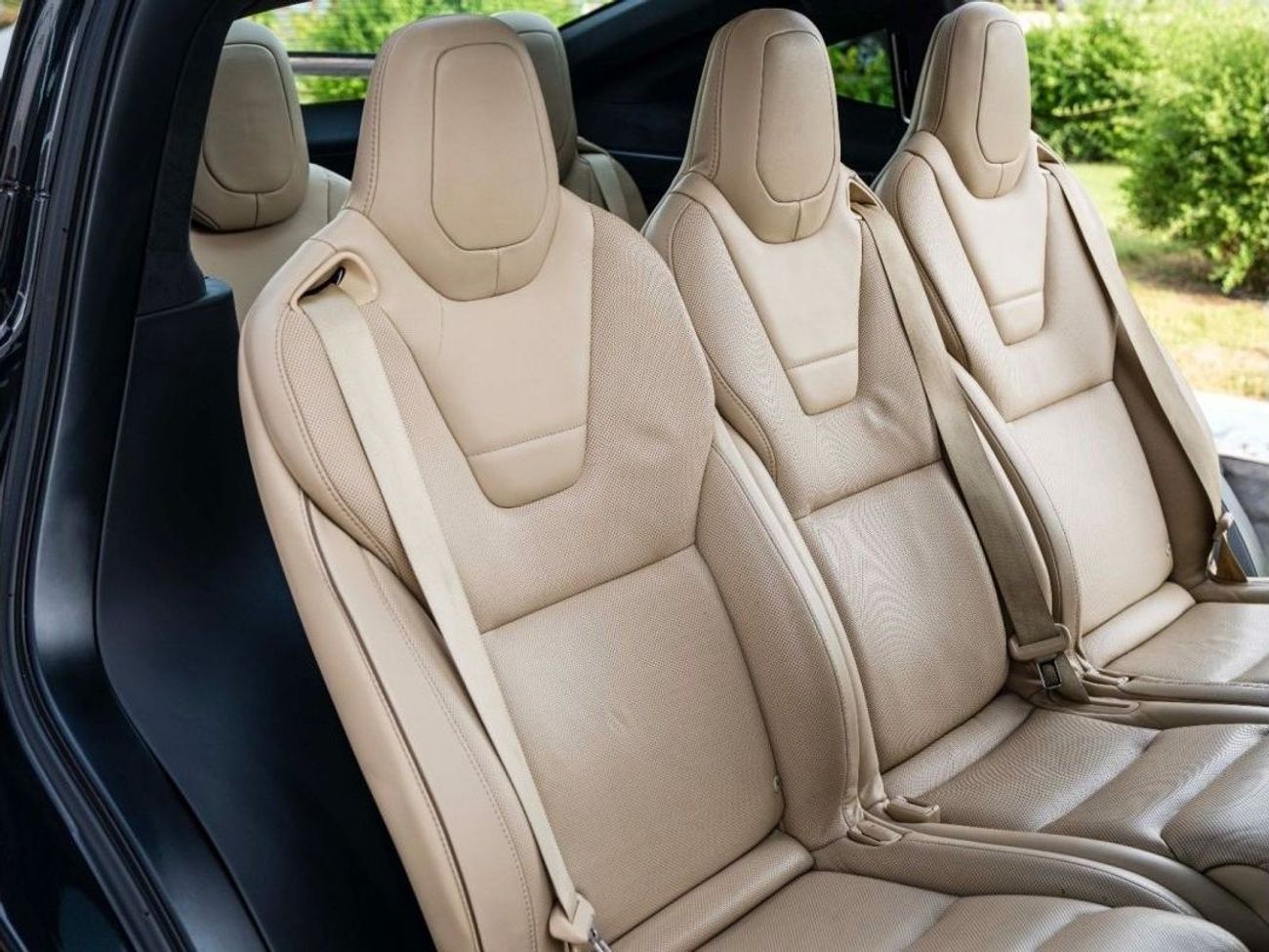 تسلا موديل اكس TESLA MODEL X P 90D LUDICROUS MODE • 7-SEATER • FULLY LOADED • FULL SERVICE TESLA UAE