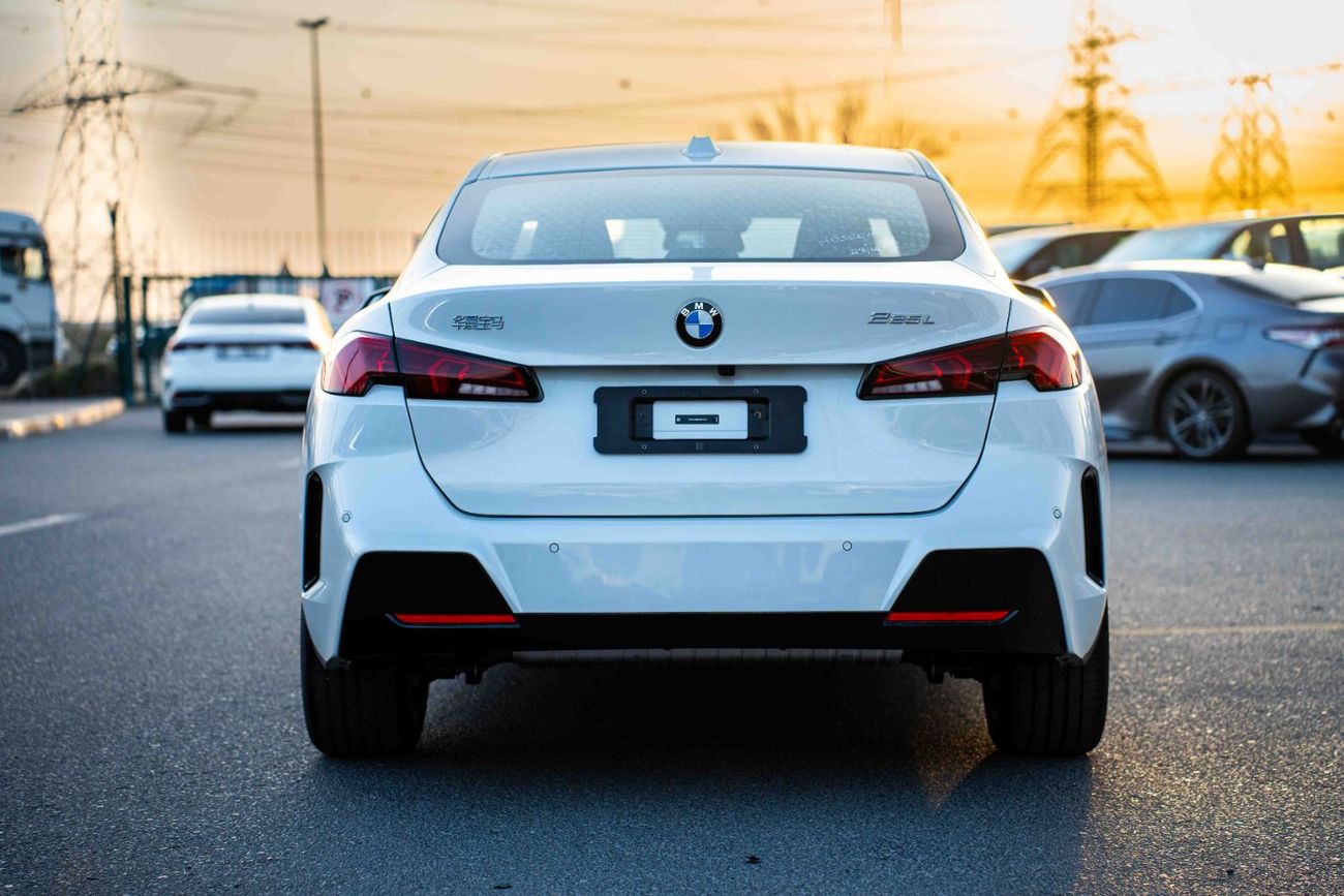 BMW 225L BMW 225L 2025 1.5L petrol Transmission Automatic  360 Camera White outside