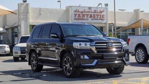 تويوتا لاند كروزر VXR V8  5.7L  Grand Touring