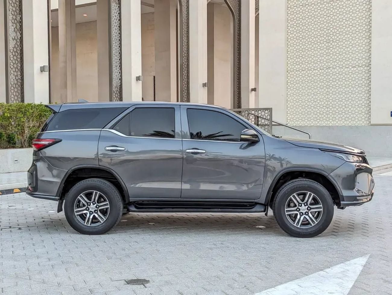 Toyota Fortuner EXR FACELIFTED V4 2.7L GCC IN EXCELLENT CONDITION