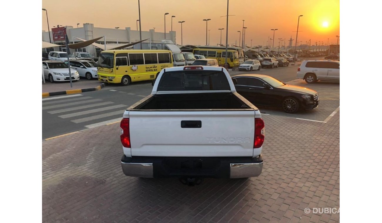 Toyota Tundra تاندرا 2015 باب ونص 5.7