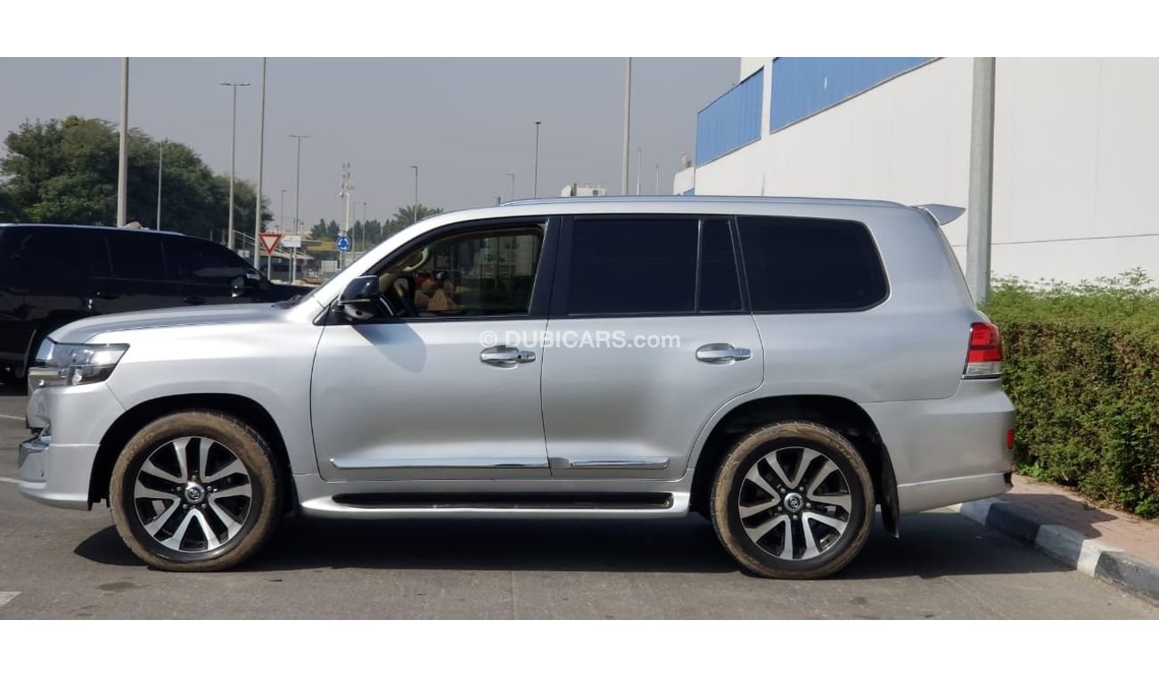 تويوتا لاند كروزر 2009 V6 GXR Face-Lifted 2020, 360 Camera, Sunroof, Leather, Power & Electric Seats, Coolant Box[RHD]