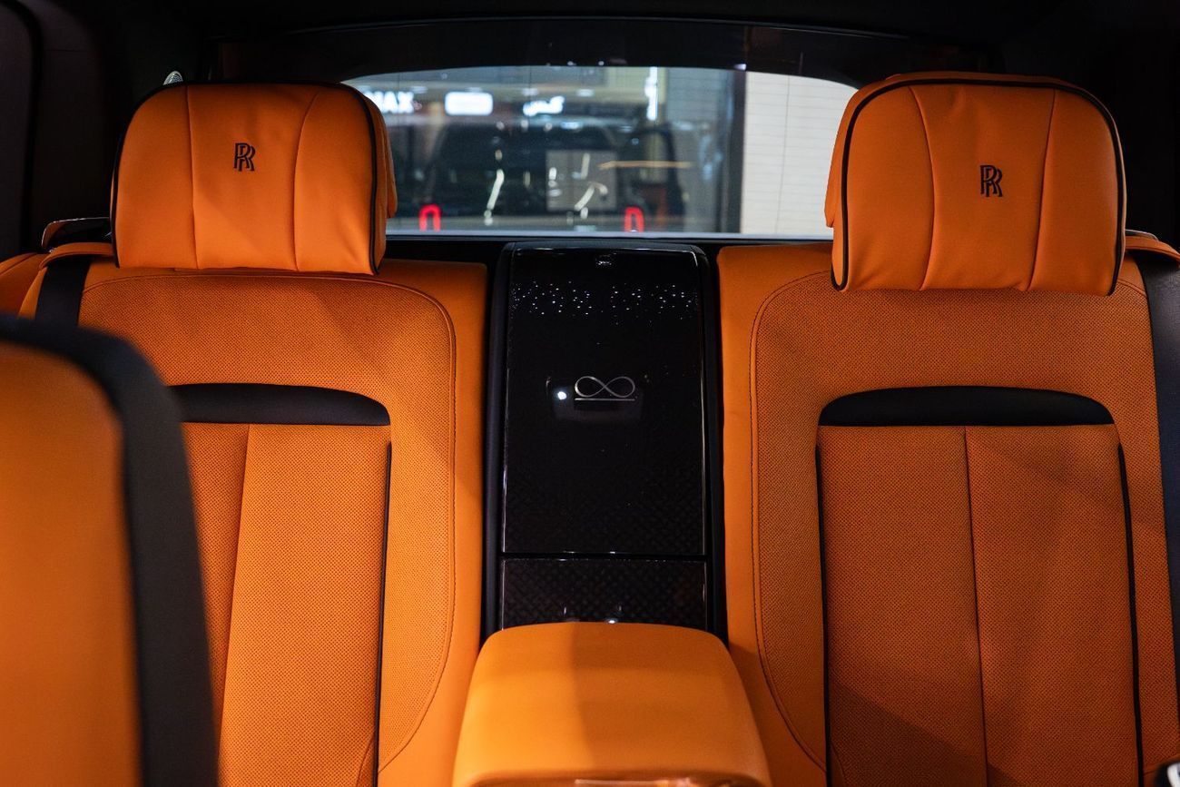 Rolls-Royce Cullinan - 2022 | BLACK BADGE | V12 TWIN TURBO | FULL OPTION | LOW MILEAGE |  EUROPEAN | PERFECT CONDITION