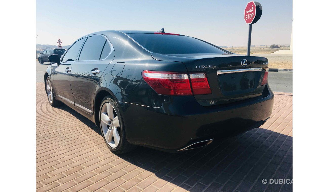 Lexus LS460 سياره نظيفه جدا بحاله ممتاذه ضمان شاسيه جير ماكينه