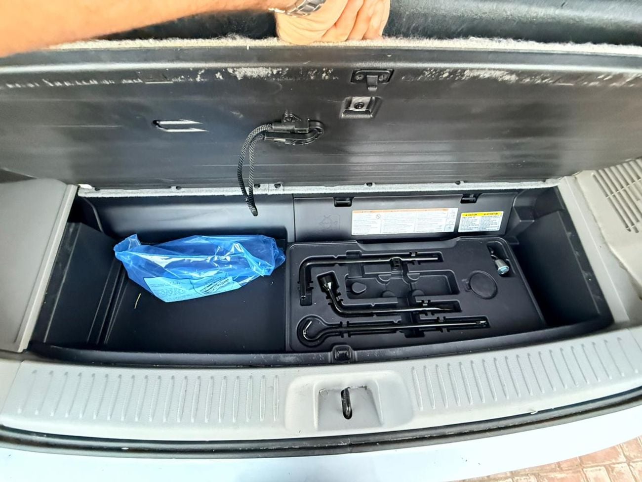 Toyota Highlander 2017 TOYOTA HIGHLANDER LE SILVER  READY 5TDZZRFH7HS209940