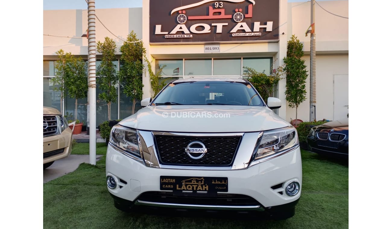 Nissan Pathfinder American import number 2, white color inside gray, fingerprint, rear camera screen, cruise control,