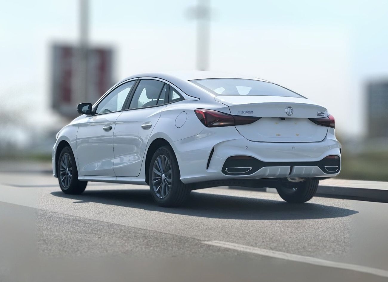 أم جي 5 2025 MG5 1.5L LUXURY AUTOMATIC TRANSMISSION FULL OPTION