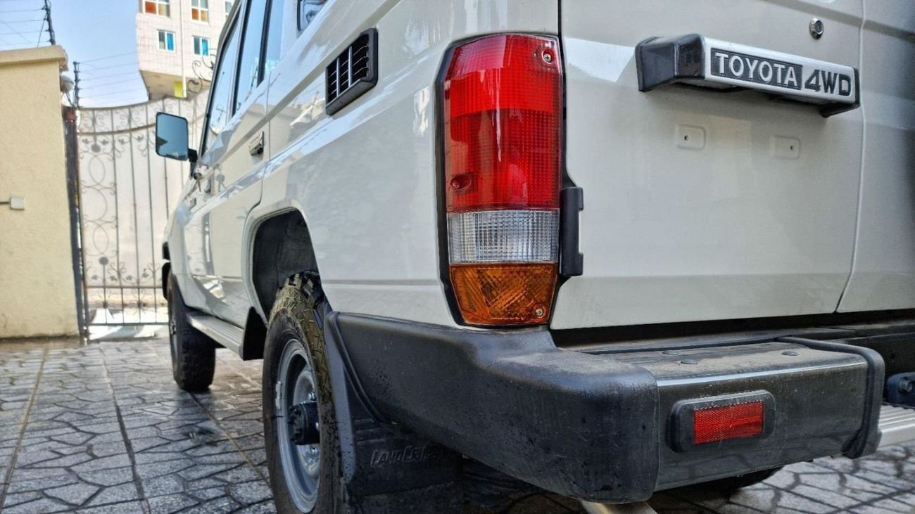 Toyota Land Cruiser 70 HZJ76 4.2L Diesel 2023YM Brand New [OPEN DESTINATION EXPORT]