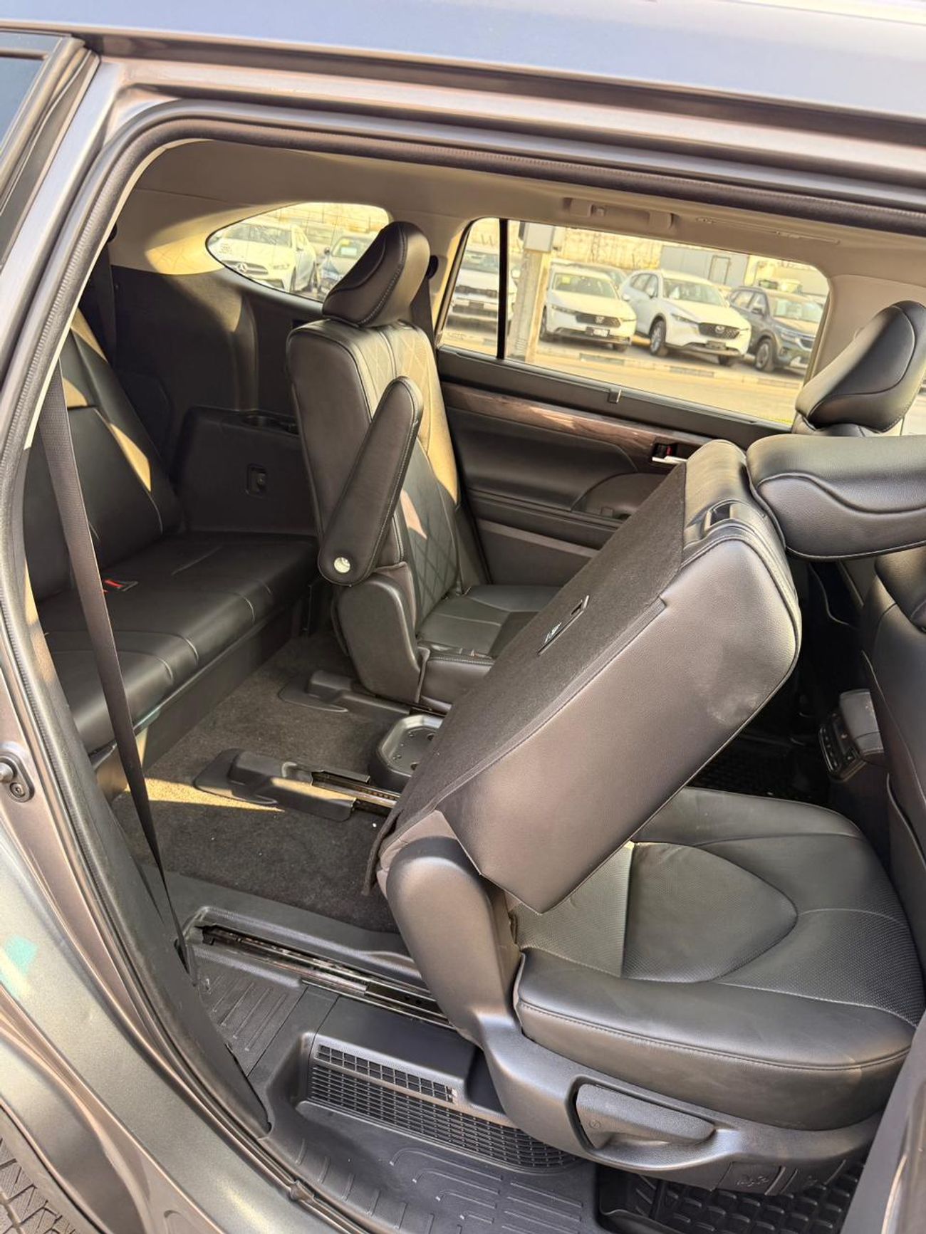 Toyota Highlander Hybrid platinum 2.5L 360 camera | panoramic | leather seats Full option