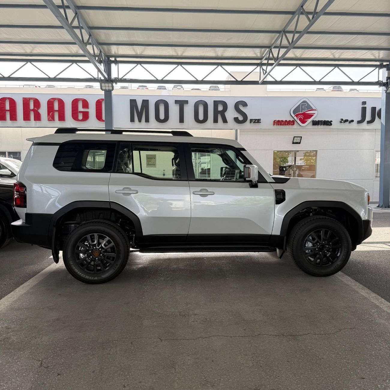 Toyota Prado 2.8 DIESEL SUNROOF **EXPORT ONLY**التصدير فقط خارج الخليج**