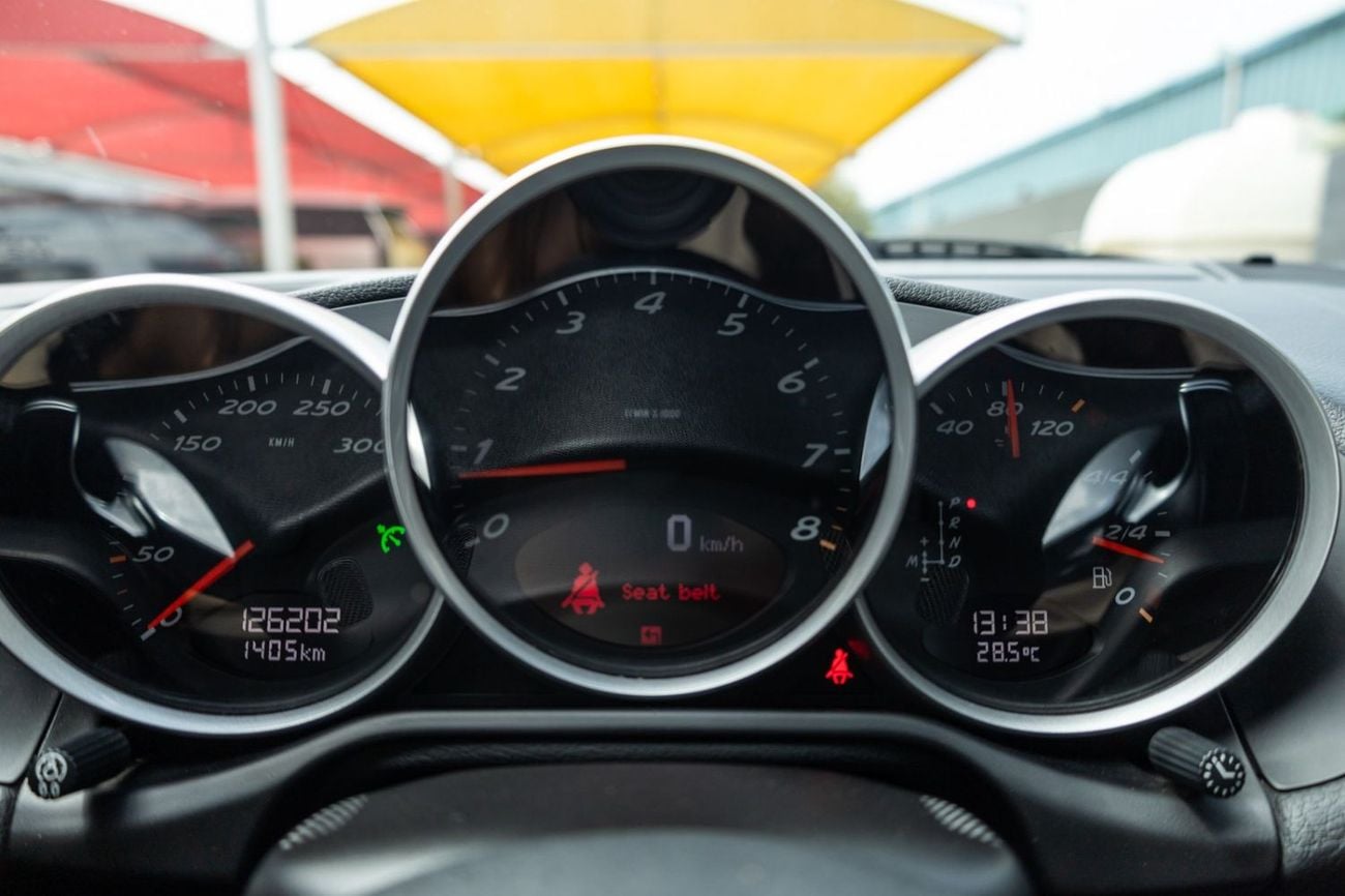 Porsche Cayman R 3.4L 2012 Porsche Cayman R GCC