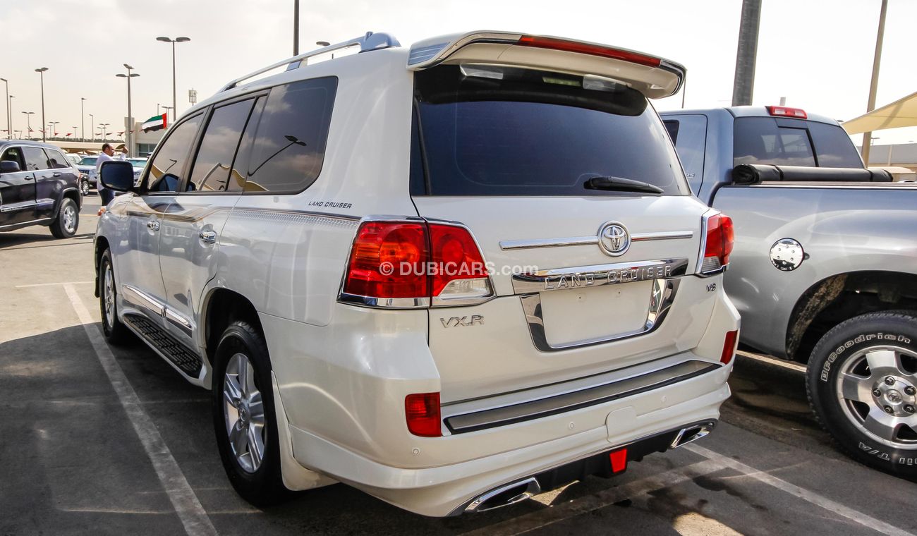 Toyota Land Cruiser GXR V8 with VXR V8 2015 body kit