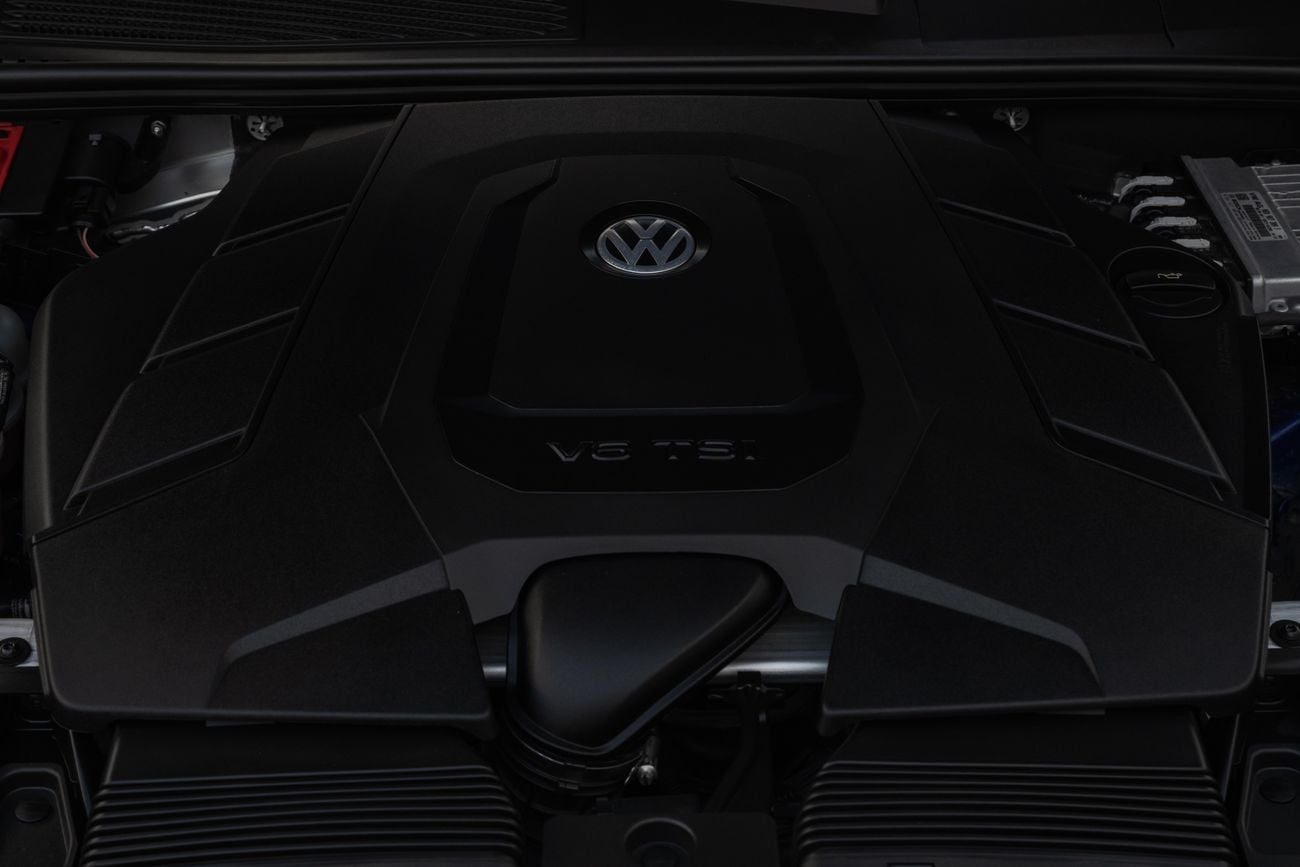 Volkswagen Touareg TOUAREG R-LINE | 3,330 P.M | 0% Downpayment | Volkswagen Warranty!