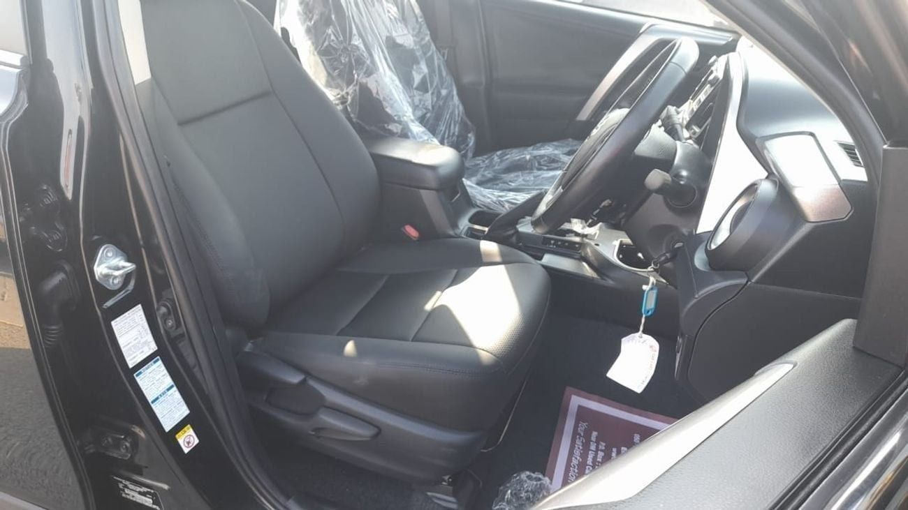 تويوتا راف ٤ RHD PETROL