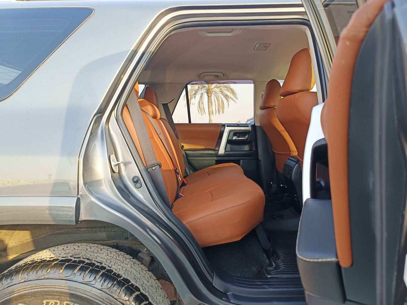 Toyota 4Runner SR5 PREMIUM/ 4WD/ ELECTRIC/ LEATHER SEATS/ DVD REAR CAMERA/ V6 / LOT#91105