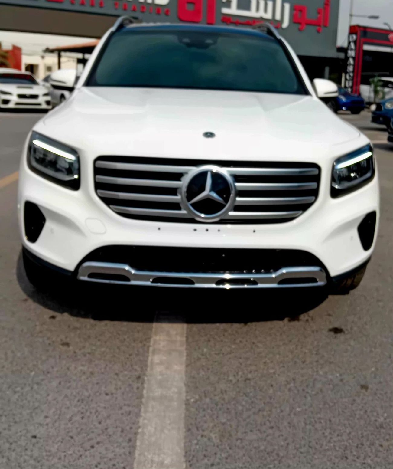 Mercedes-Benz GLB 200 BMW 200d