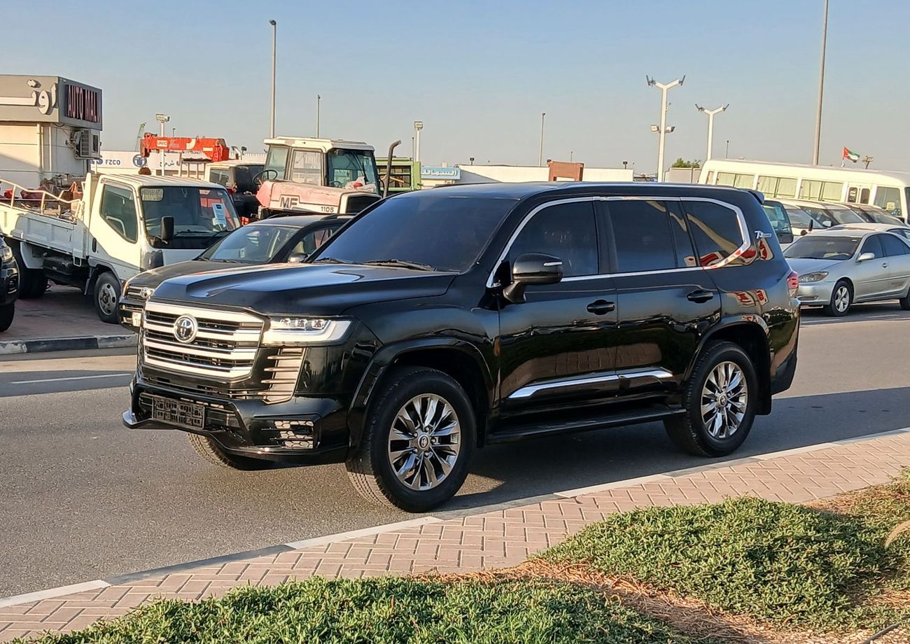 تويوتا لاند كروزر Toyota landcruise 2019Model 4.0 v6 petrol Engine Colour Black push start Transmission Automatic Inte