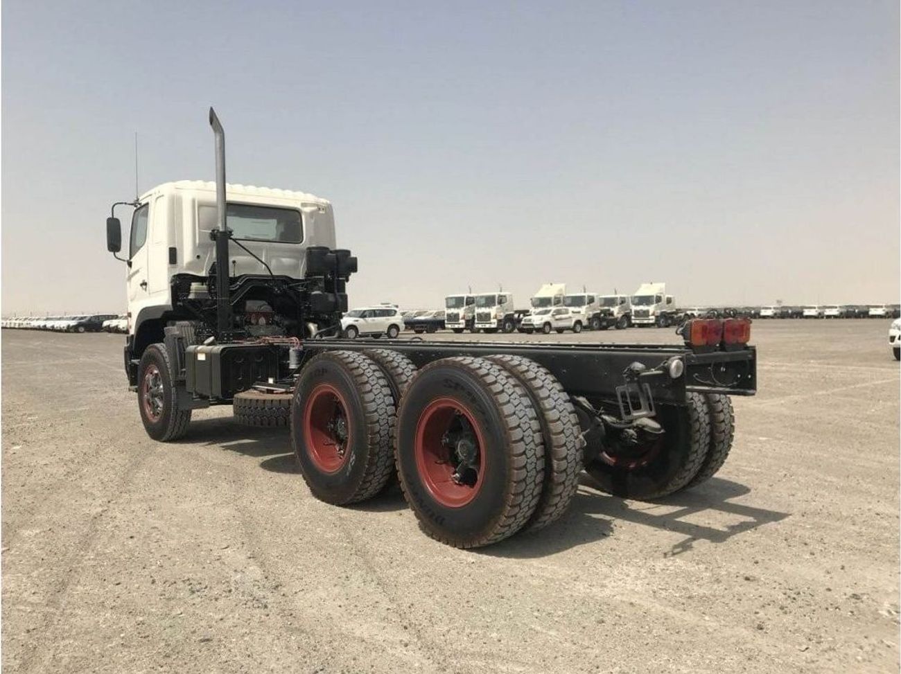 Hino 700 4041  100 ton