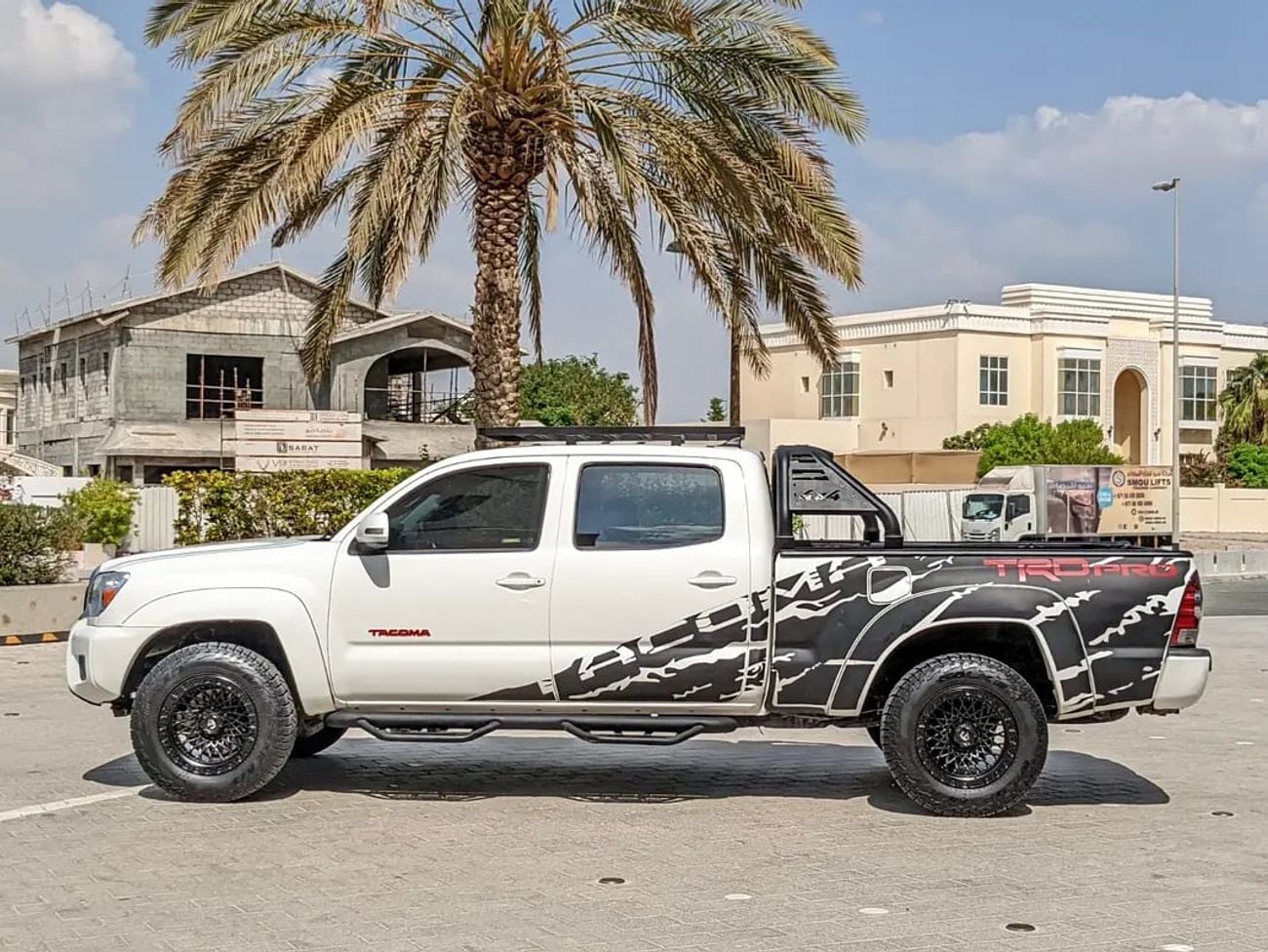 تويوتا تاكوما MODIFIED TRD 4X4 4DOORS IN EXCELLENT CONDITION