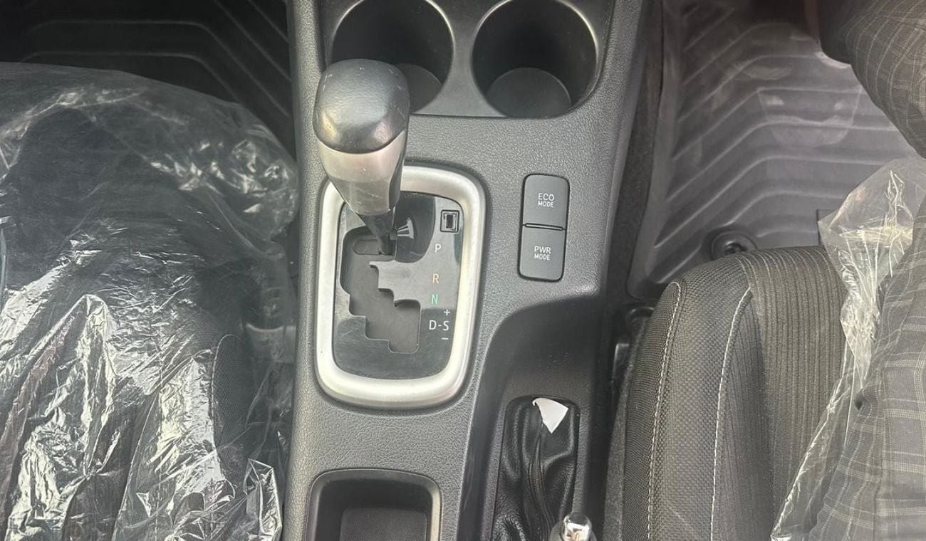 تويوتا هيلوكس RHD 2.8 DIESEL AUTO