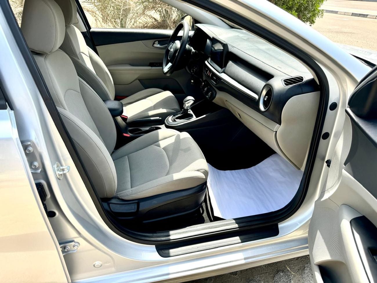 Kia Cerato LX 560/-Monthly l GCC I GPS , Camera l Accident Free