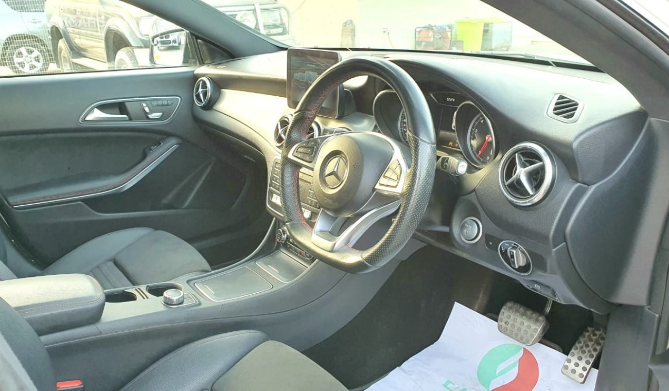 Mercedes-Benz CLA 200 AMG