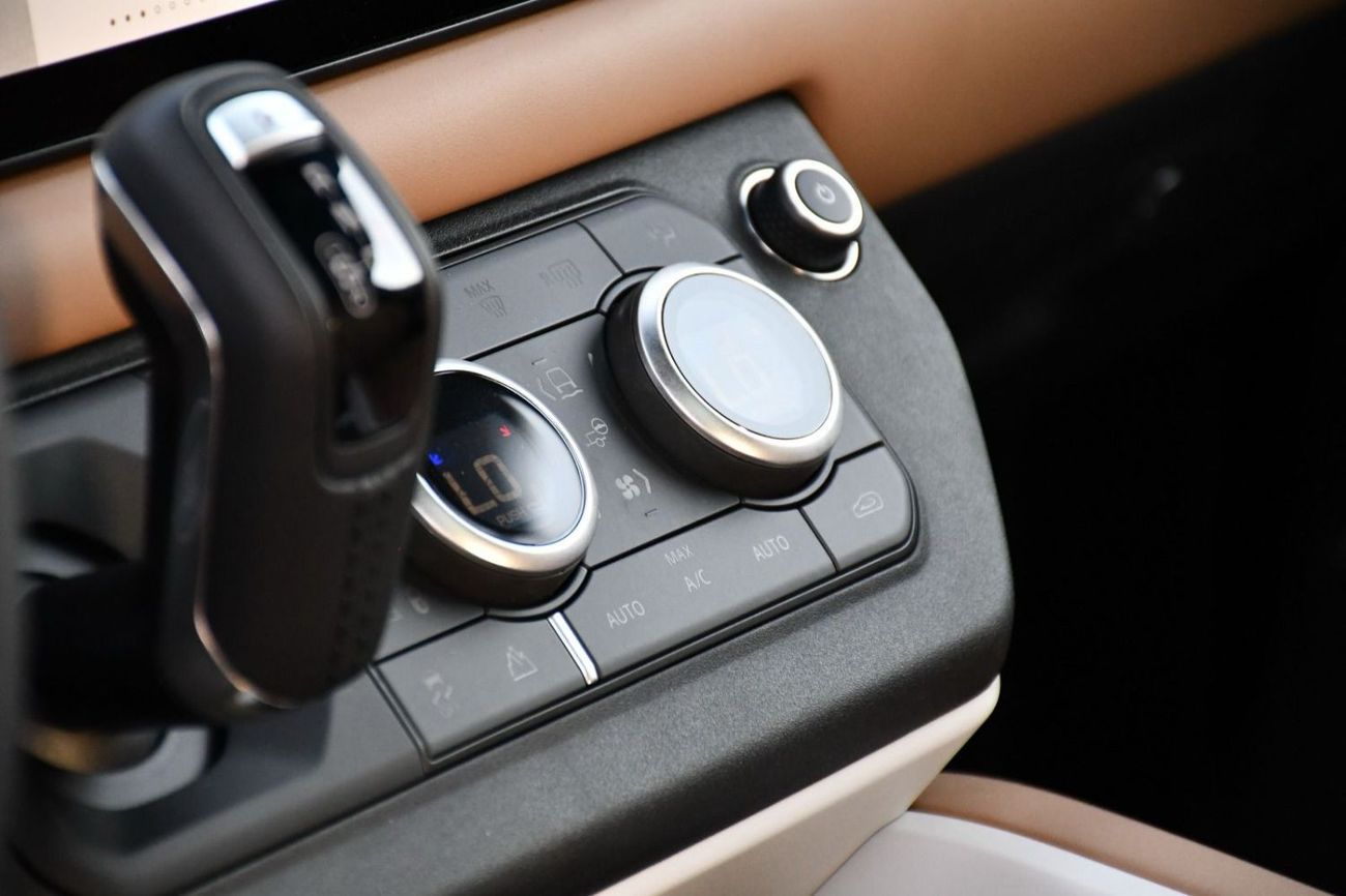 Land Rover Defender P400 110 HSE 3.0L (5 Seater) Land Rover Defender X dynamic HSE P400 V6 110