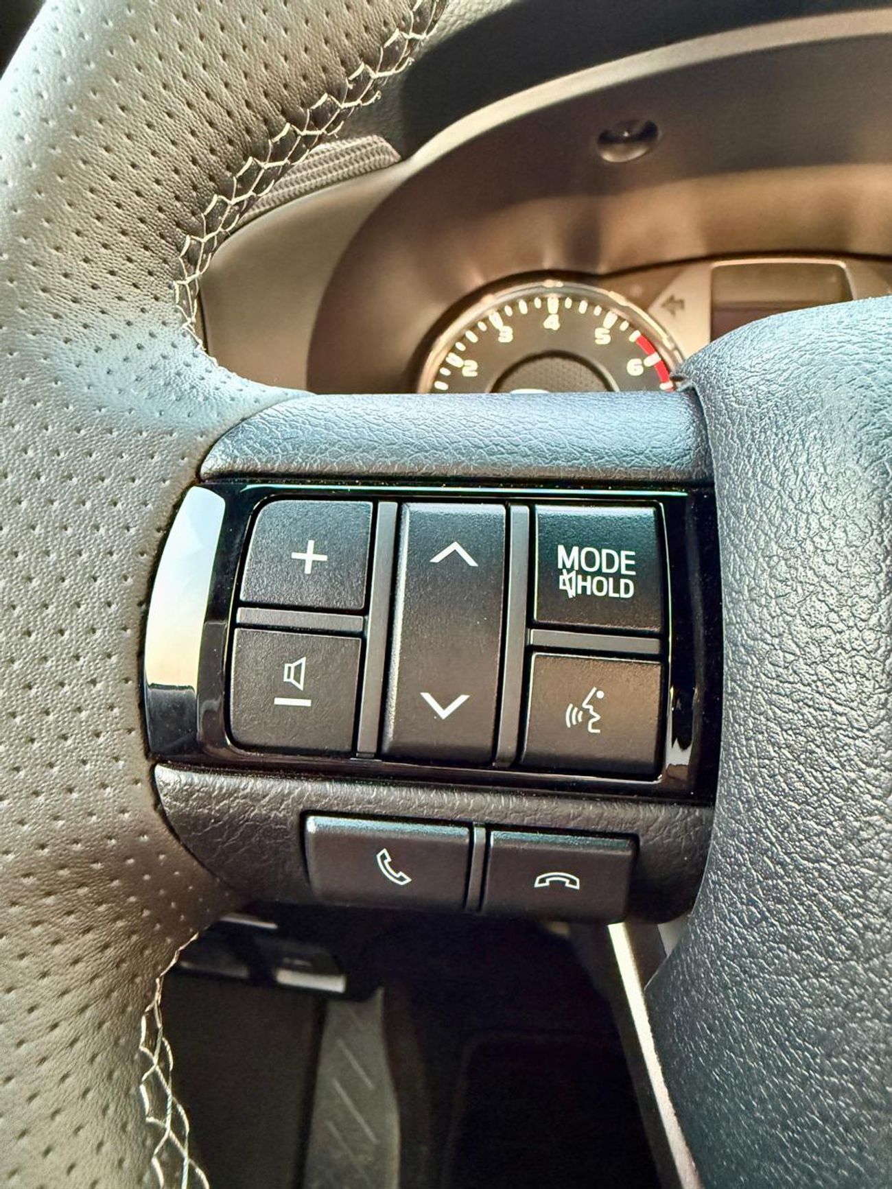 تويوتا هيلوكس Toyota Hilux GR Sport 4.0L