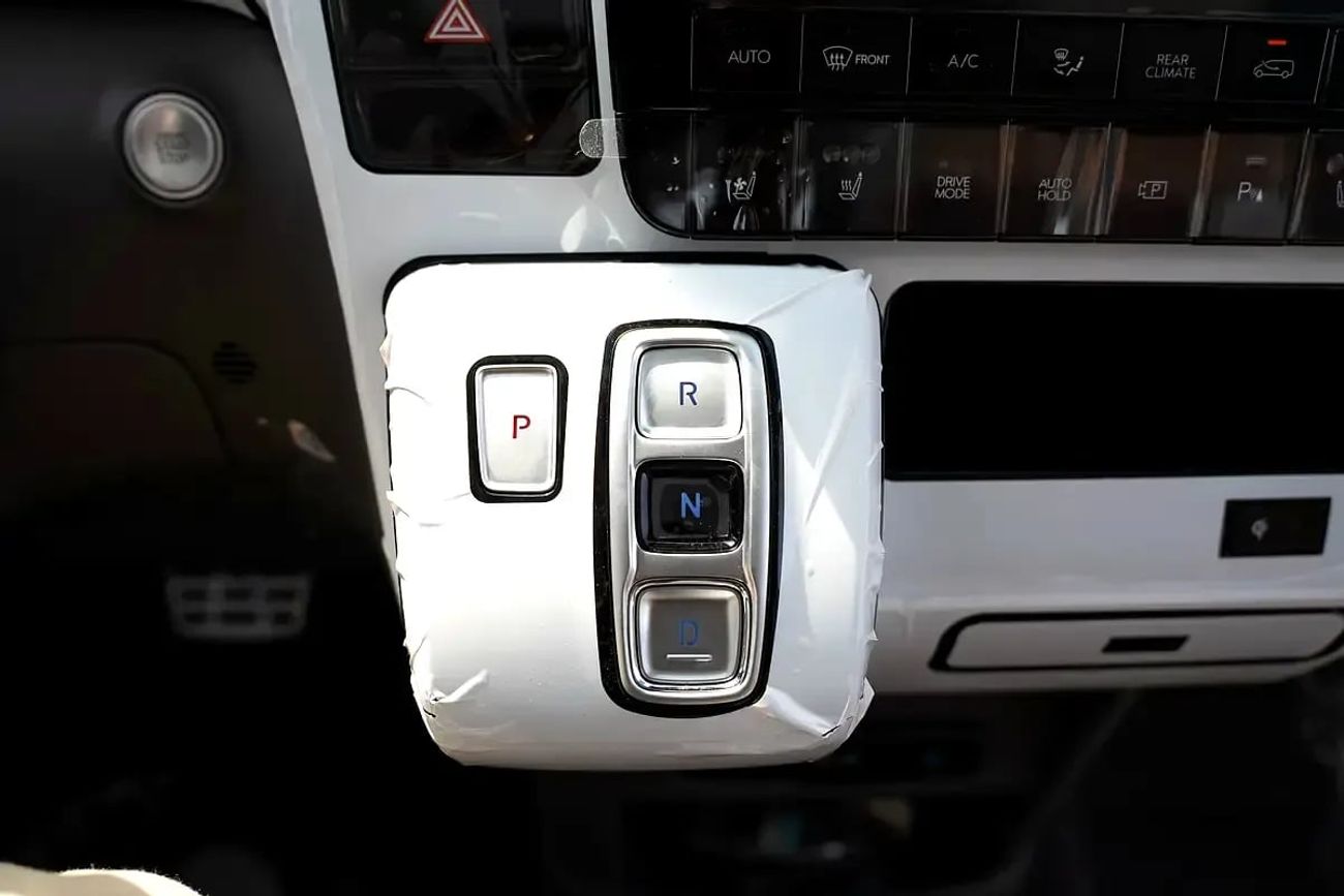 هيونداي ستاريا Luxury 7 seaters Hyundai Staria 2026 مواصفات خليجية