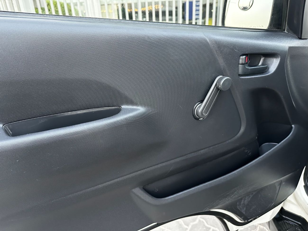 Toyota Hiace GL -Standard Roof  Panal Van 2.7L