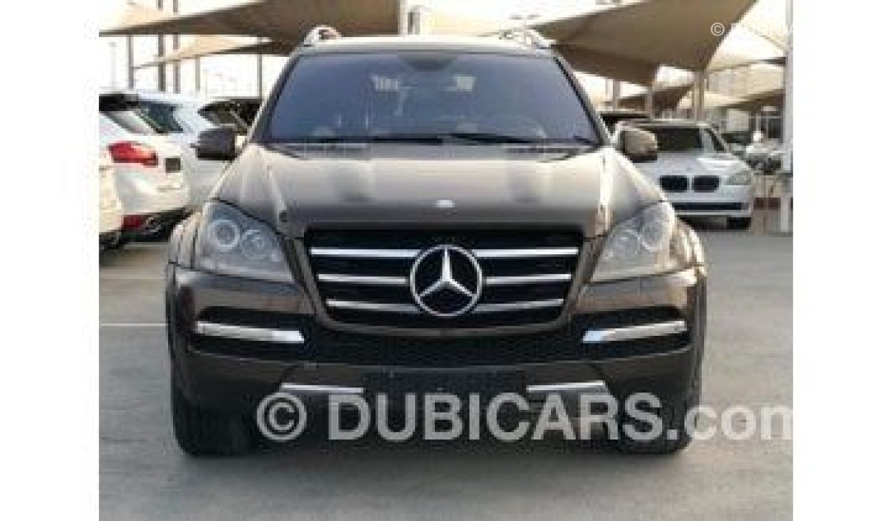 مرسيدس بنز GL 500 النوع : مرسيدس GL500 الموديل : 2012 المواصفات : خليجية فل مواصفات  ومثبت سرعه وتحكم كهربي كامل ونظام