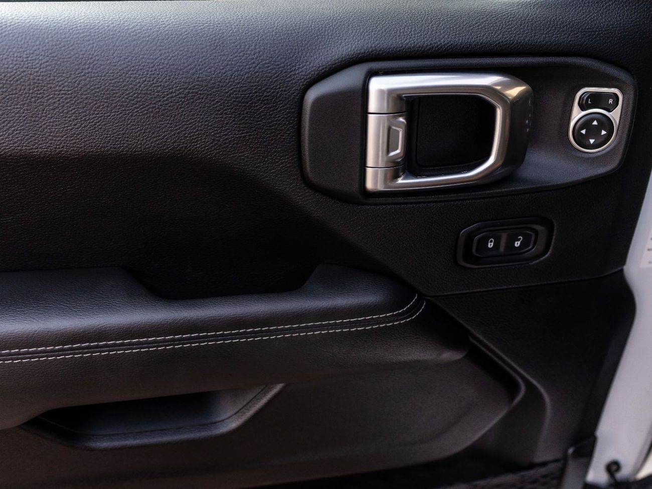 جيب رانجلر Unlimited Sahara 3.6L