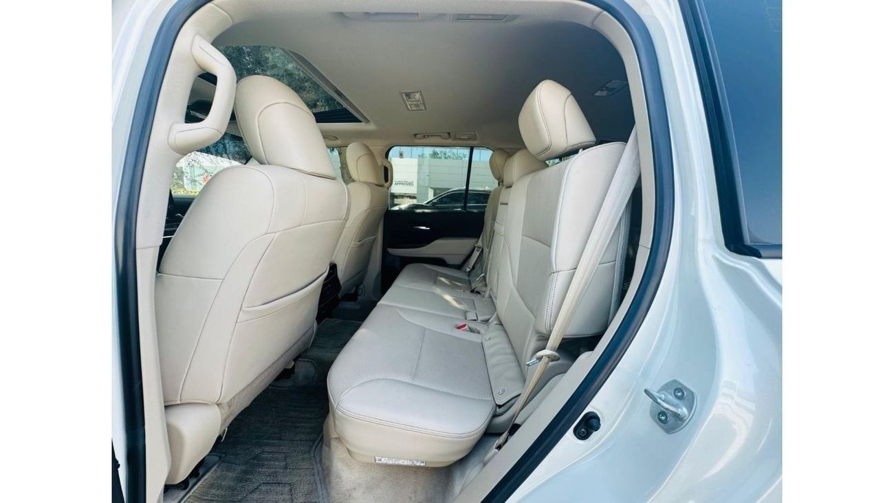 Toyota Land Cruiser AED 3, 810 PM | LAND CRUISER GXR 2022 | ORIGINAL PAINT | GCC SPECS | MINT CONDITION