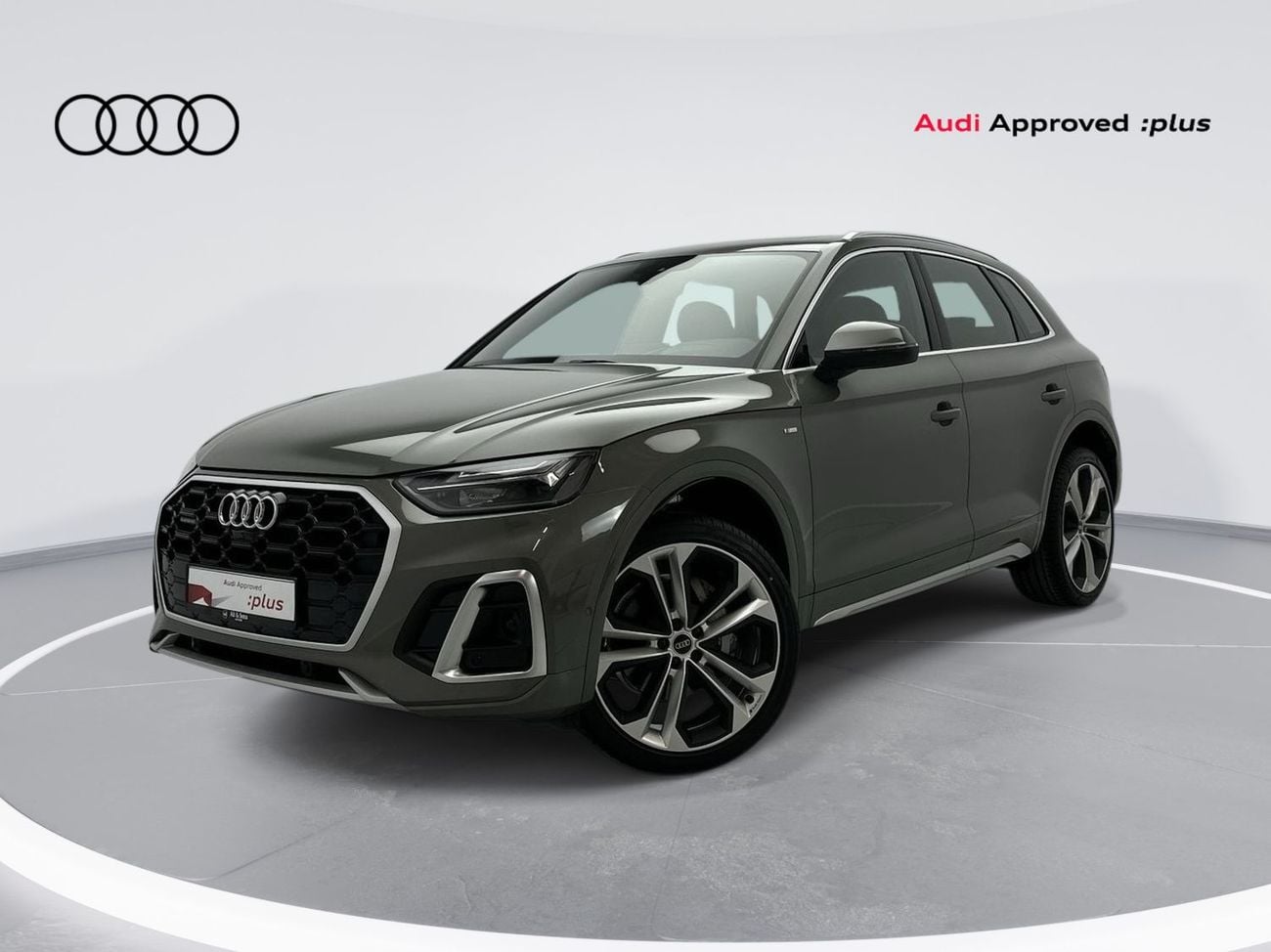 Audi Q5 45 TFSI Quattro S Line 2.0L (252 HP) Q5 S line 45 TFSI quattro 249hp (Ref# 77768)