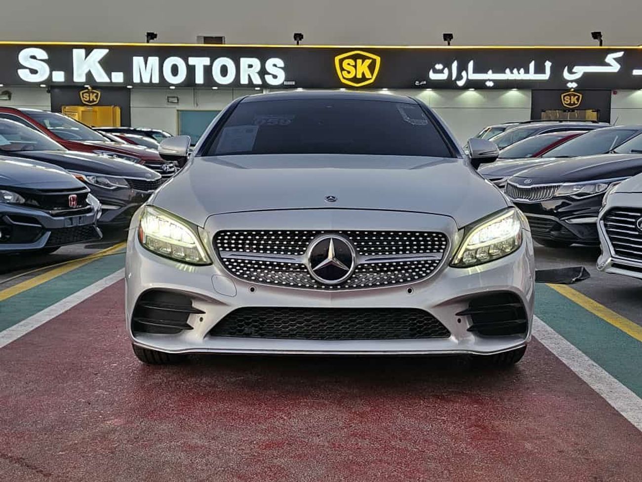 مرسيدس بنز C 300 كوبيه /ECO TUBO V4/ COUPE/ MOON ROOF/ 1343 MONTHLY/ LOT#806911