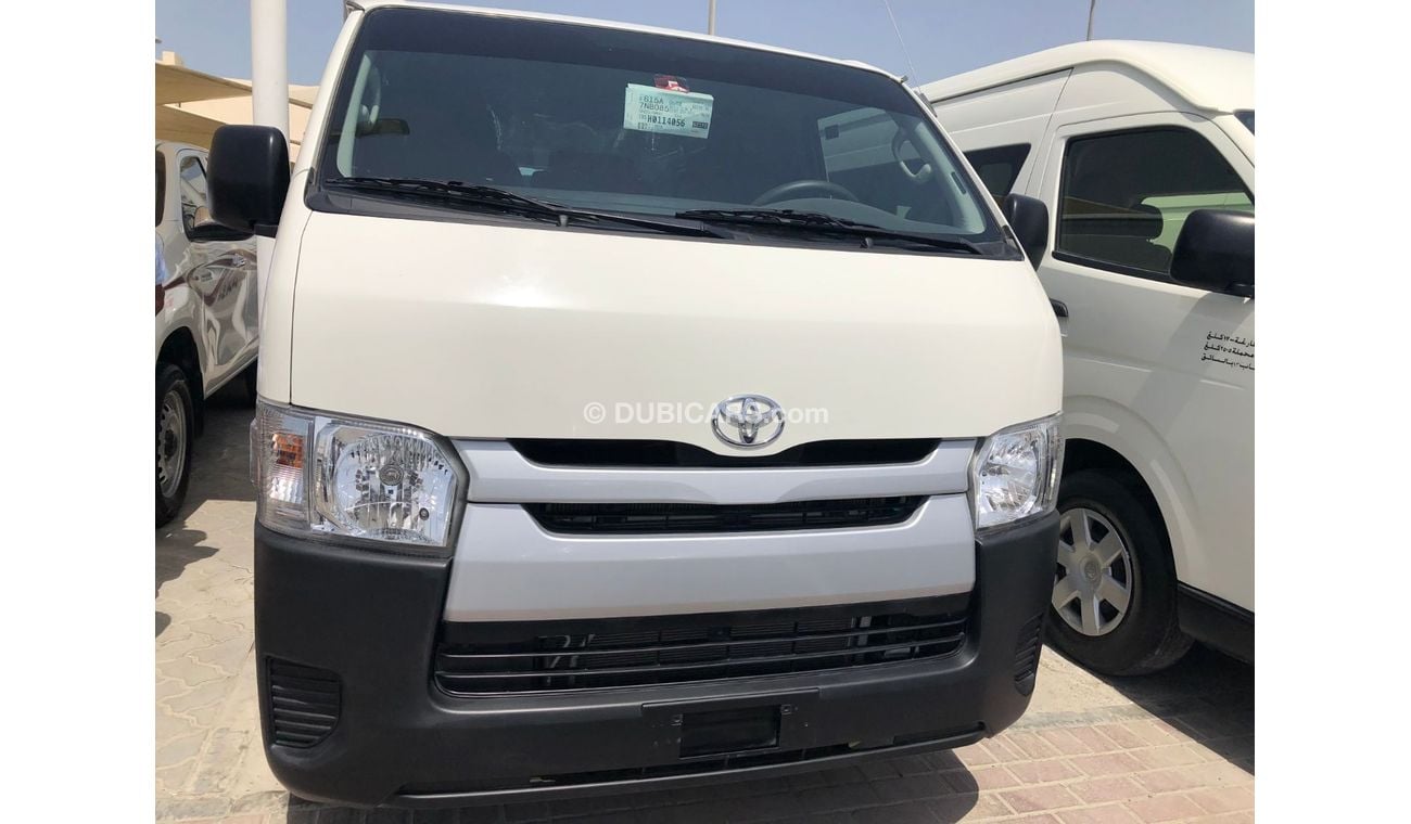 تويوتا هاياس Toyota Hiace van 2017. Free of accident with low mileage. only done 25000 km