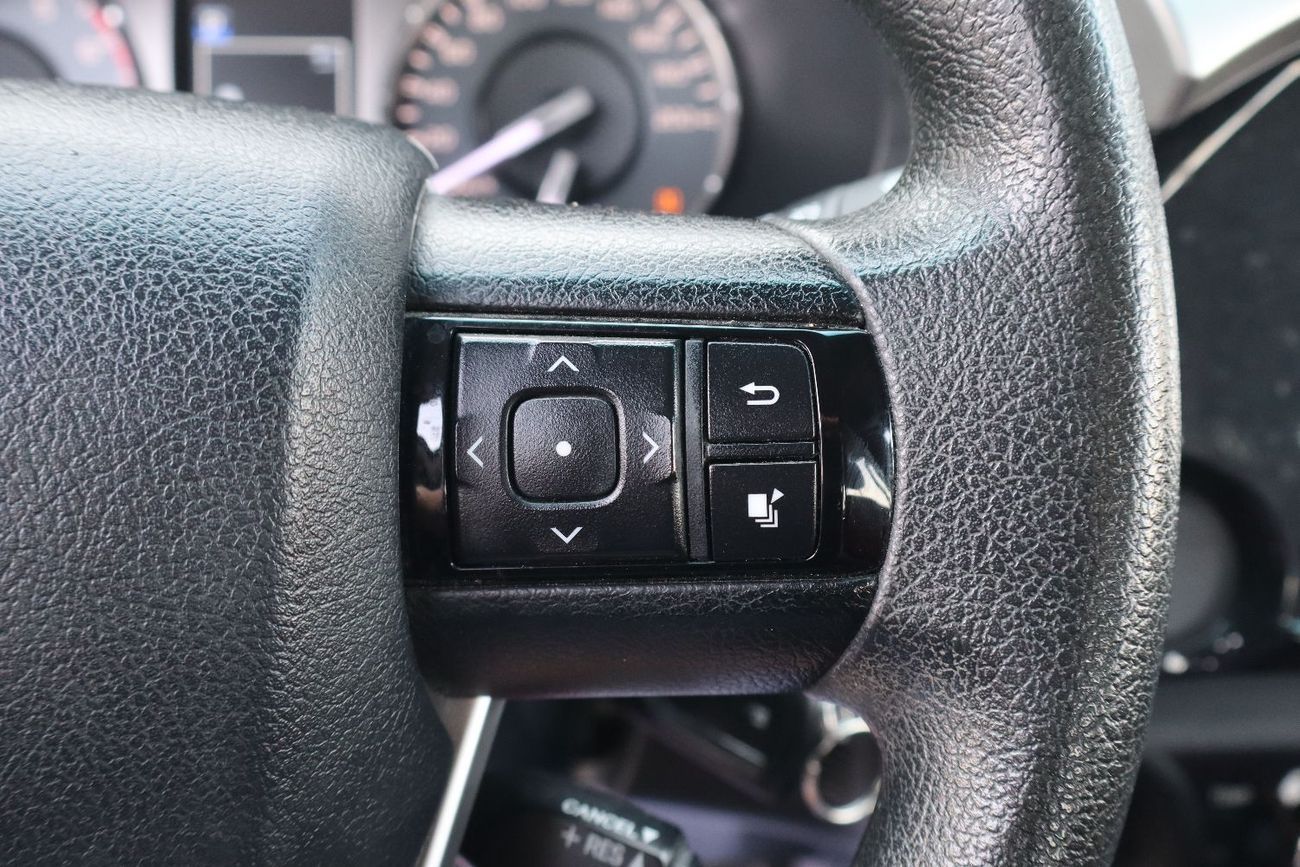 تويوتا هيلوكس GLX 2.7L Double Cab Utility AWD