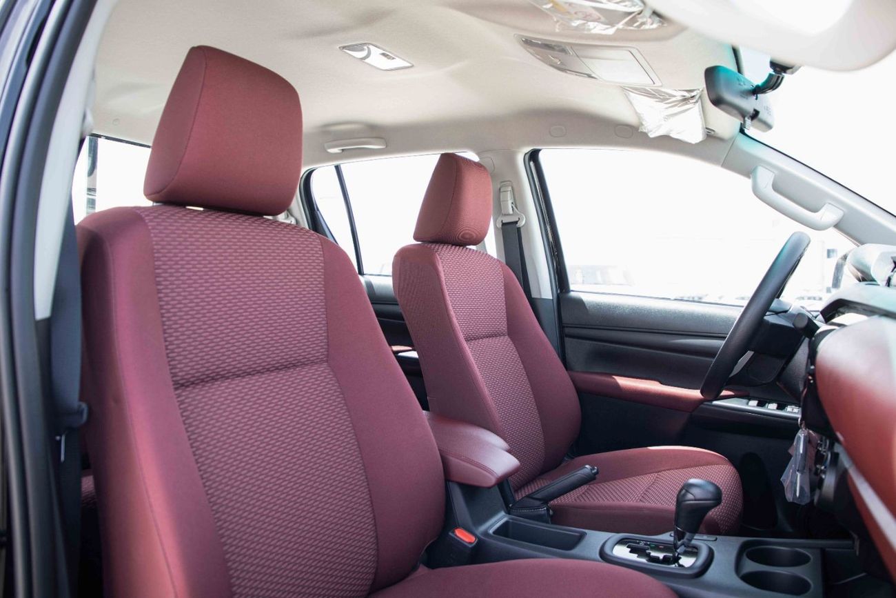 Toyota Hilux 2024 Toyota Hilux 4x4 DC 2.4 - Attitude Black inside Red